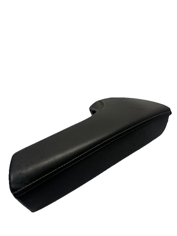 Chevrolet Camaro center console 2016 2024 armrest lid cover black OEM 84149130