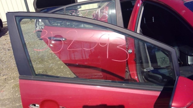 Passenger Right Front Door Glass Fits 14-18 FORTE 736052