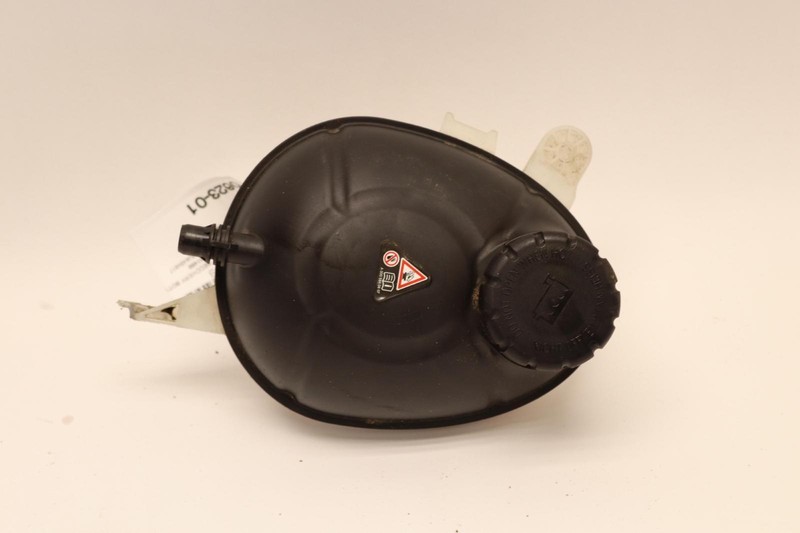 2017-2019 MERCEDES E-CLASS E300 W213 ENGINE COOLANT RESERVOIR BOTTLE TANK OEM