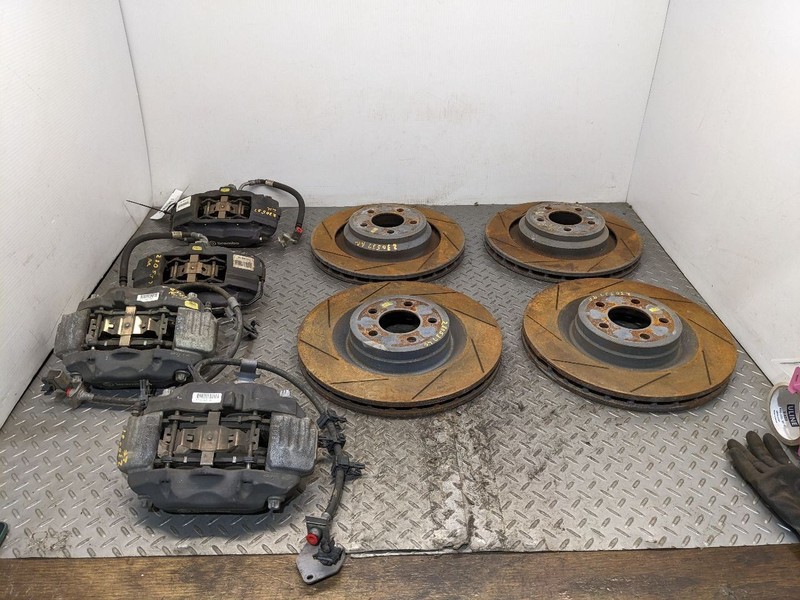2015-2023 Dodge Challenger 6.4L OEM Brembo 6/4 Piston Brake Caliper Set 1172754