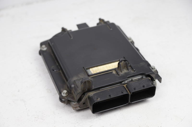 12-14 Mercedes W204 C300 ECU ECM Engine Computer Control Module Unit A2761500276