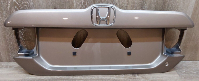 2003 Honda Pilot Rear Lift gate Trim Panel License Plate Holder OEM 74890-S9VA-A