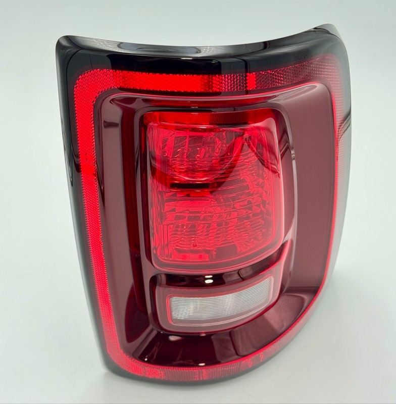 ✅ 2019-2026 RAM 2500-3500 HALOGEN REAR RIGHT SIDE TAILLIGHT TAILLAMP BRAKE OEM