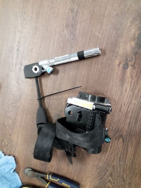 2020-2022 Volkswagen PASSAT Front Passenger Seat Belt Retractor