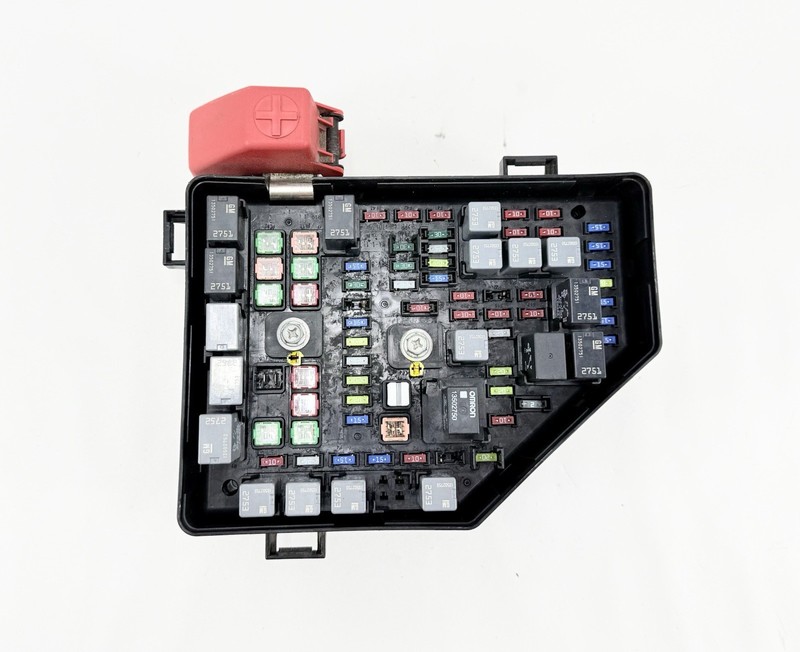 OEM 2012 12 Buick Enclave Under Hood Fuse Relay Box Junction Block 20972849