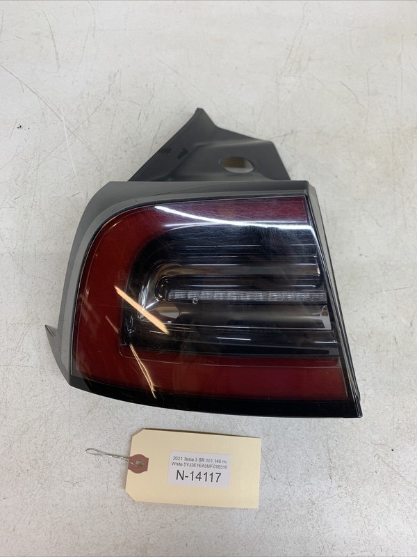 ⚡️17-23 Tesla 3 Y Rear Left Driver Outer Tail Light Taillight 1077397 14117 B157