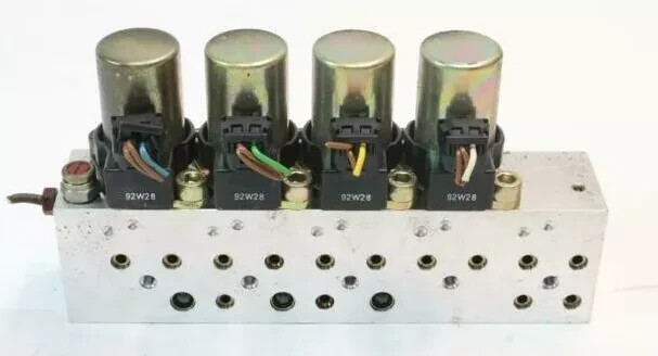 90-02 Mercedes R129 500SL SL600 Left Side Top Hydraulic Valve Block Solenoid OEM