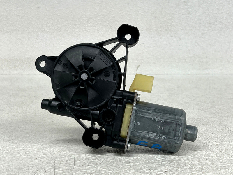 ⭐2015-2020 AUDI A3 S3 FRONT RIGHT SIDE DOOR WINDOW REGULATOR MOTOR OEM LOT2535