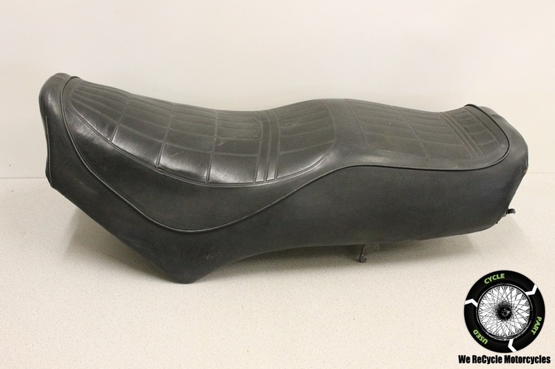 82 YAMAHA XJ 750 MAXIM SEAT ASSEMBLY PASSENGER AND DRIVER OEM XJ750