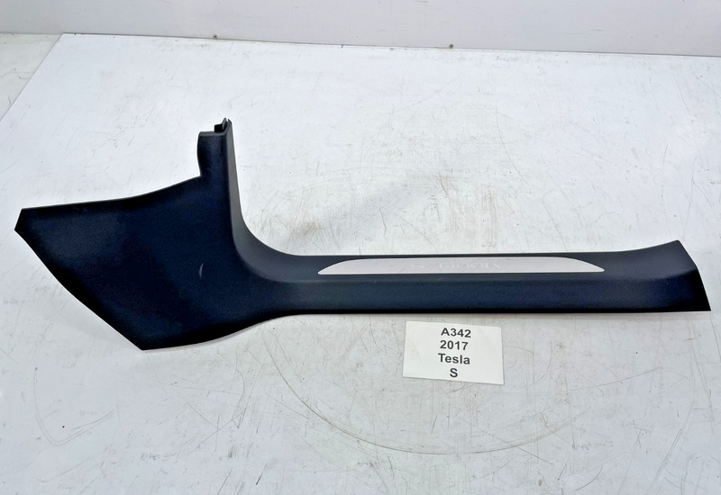 ✅ 12-20 OEM Tesla Model S Front Right Passenger Sill Plate Trim Cover Panel*