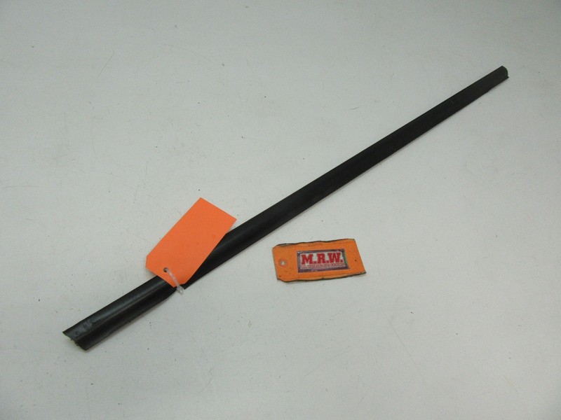 LEFT DRIVER REAR BACK DOOR GLASS WINDOW RUBBER SEAL MOLDING TOP OUTER BELT STRIP