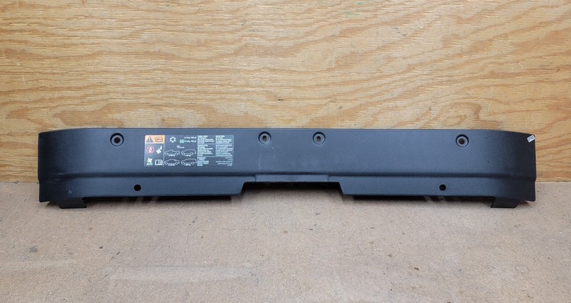 2007-2014 Chevy Avalanche Suburban Tahoe Radiator Baffle Cap Upper OEM 15900960