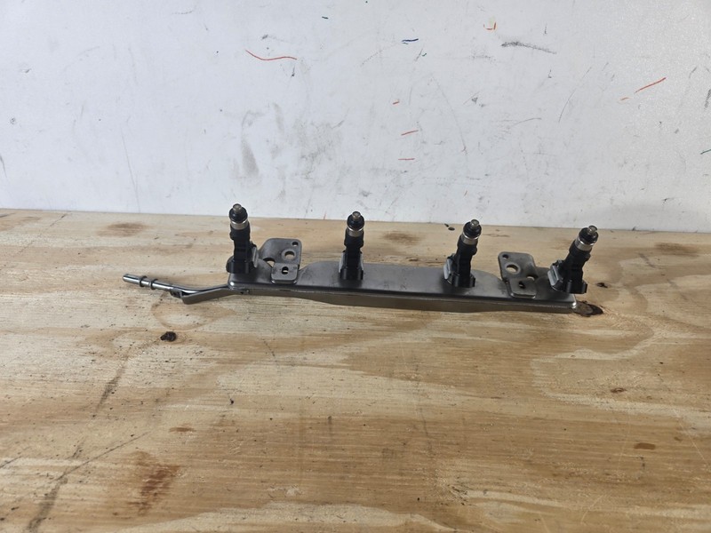 2013-2019 Nissan Sentra 1.8L Fuel Rail With Fuel Injectors 17520-3RC2A OEM 15326