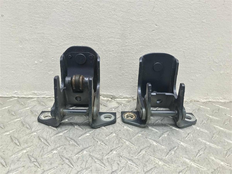 2005 FORD EXPEDITION PASSENGER REAR DOOR HINGES PAIR SET OF 2 OEM 133.FD8E05