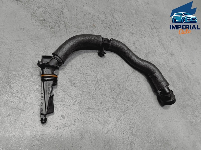 AUDI Q7 2017-2019 CYLINDER HEAD TUBE /PCV BREATHER HOSE OEM