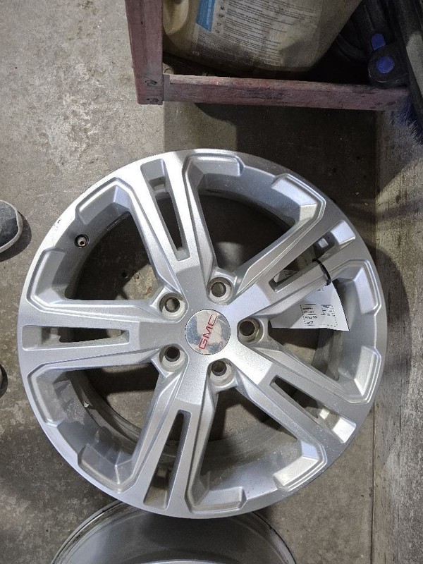 2018-2024 GMC Terrain Wheel Rim 17x7 Painted Silver Option RSB