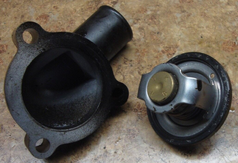 2002 Arctic Cat Mountain 600 Snowmobile Engine Motor Coolant Thermostat Housing