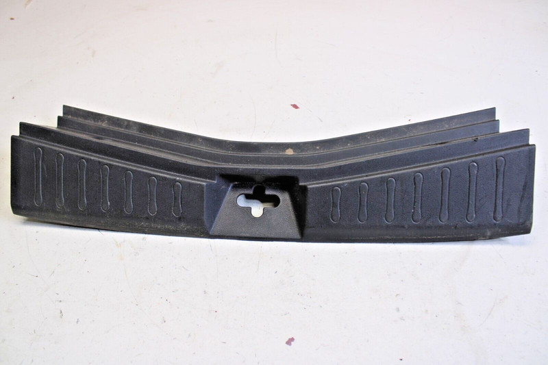 2014-2017 NISSAN VERSA NOTE TRUNK EDGE COVER TRIM- OEM