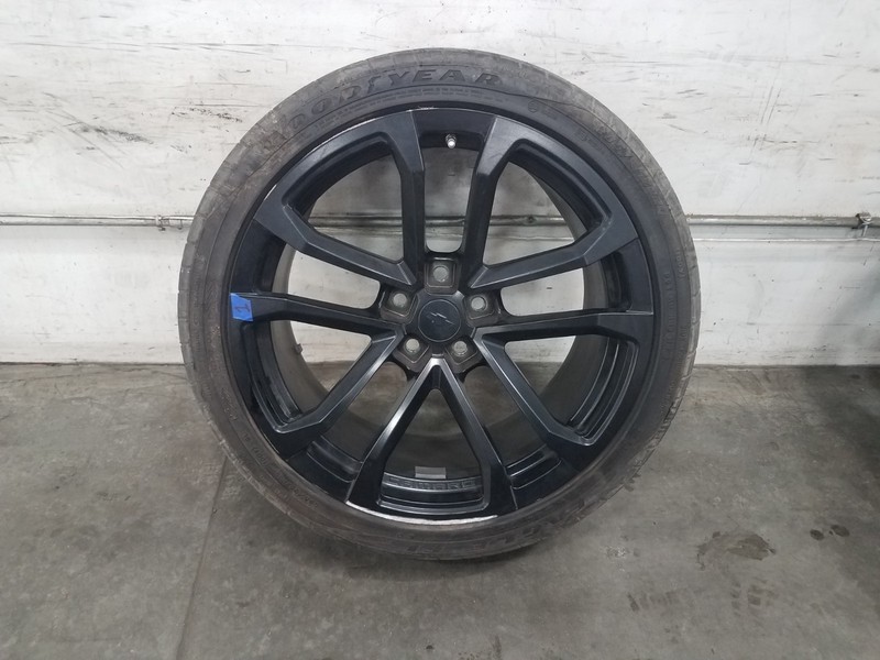 2013 Camaro ZL1 Vert Front 20" Wheel / Tire #1 - * #2503 KK4