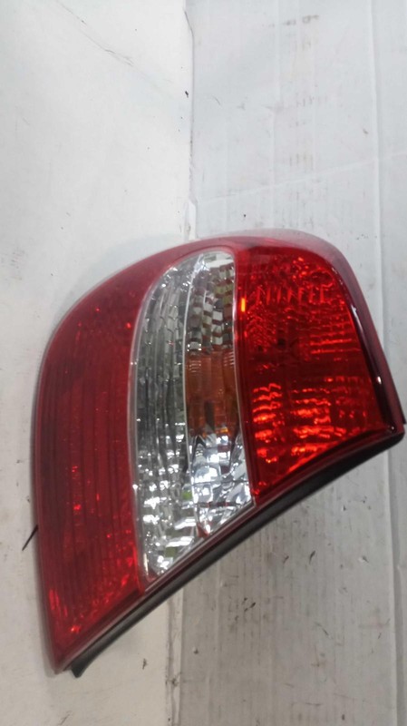 2004 Toyota Camry Left Tail Light Assembly Silver OEM 591937 135K Miles