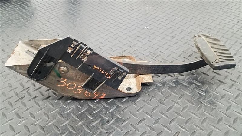 97-02 Ford E150 Van Brake Pedal W/ Bracket OEM F7UZ-2455-AD