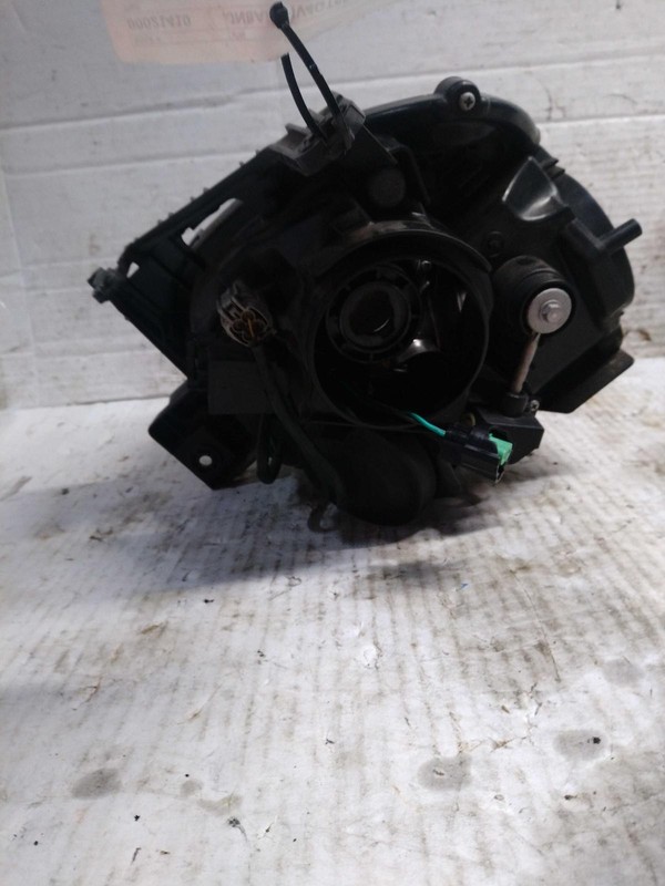 2016 Nissan JUKE Right Headlight Assembly - Used, White, 88K Miles