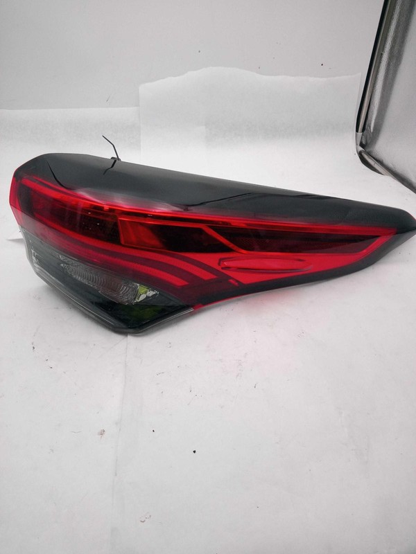 2021 Toyota Highlander Right Tail Light Assembly Silver OEM 700183 83k Miles