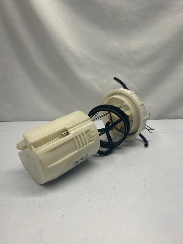 2005 to 20015 Toyota Tacoma fuel pump assembly 2.7L