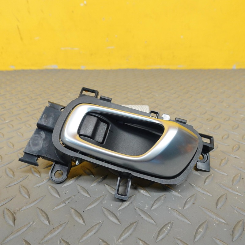 2022-2025 HONDA CIVIC REAR LEFT SIDE DOOR INSIDE HANDLE OEM 72660-T20-A010-M1