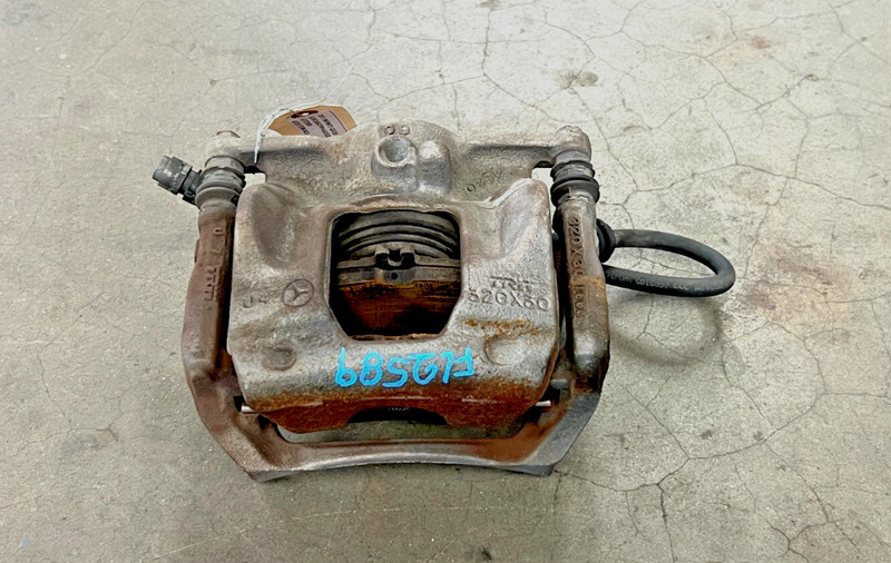 ⭐2017-2019 INFINITI QX30 FWD FRONT LEFT DRIVER BRAKE CALIPER BRACKET OEM LOT2589
