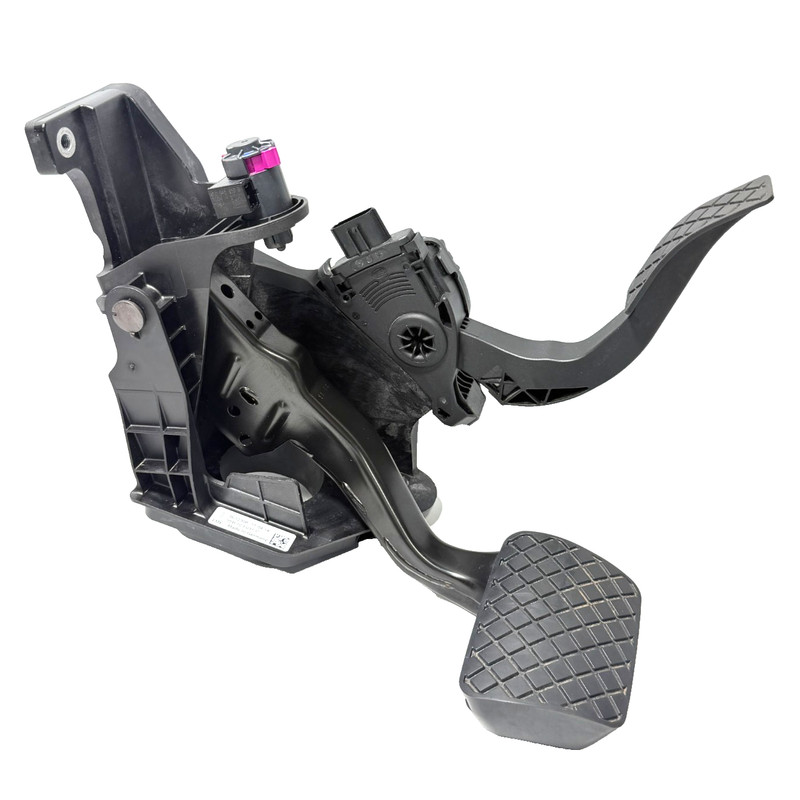 📌 2015-2025 PORSCHE MACAN FRONT LEFT SIDE FLOOR BRAKE & GAS PEDAL OEM