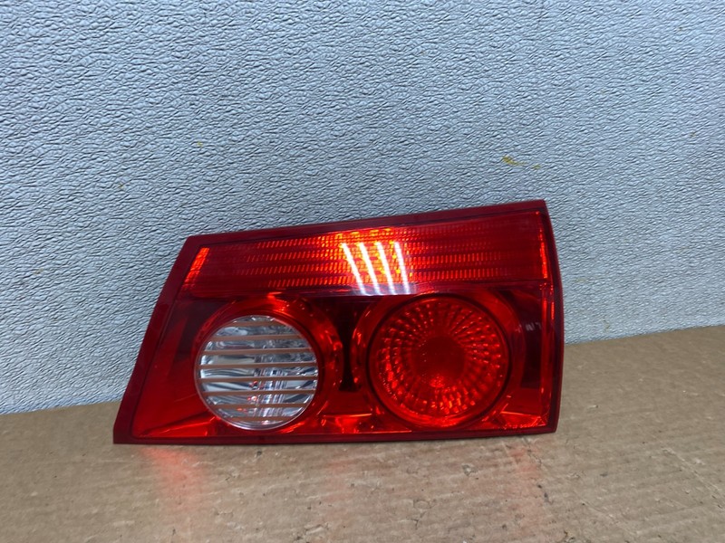 2006 to 2010 Toyota Sienna Right Passenger Side Rh Inner Tail Light Oem Z3061 DW