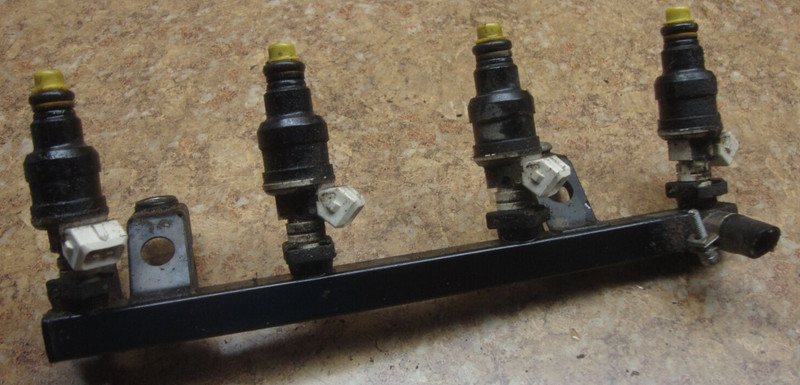 1995 BMW K1100 LT K1100LT K 1100 Engine Motor Fuel Gas injector Rail Regulator