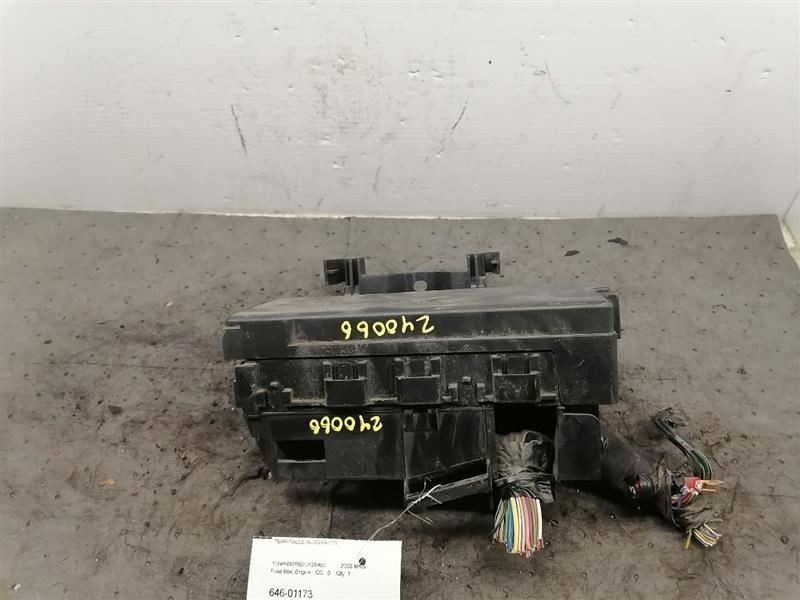 Fuse Junction Box Engine Fits 09-12 MKS 1307911