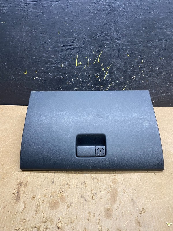 2006 to 2007 Infiniti G35 Glove Box Z7161