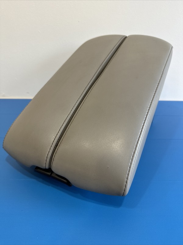 2006 - 2010 Infiniti M35 M45 Center Console Storage Lid Armrest GRAY Leather OEM