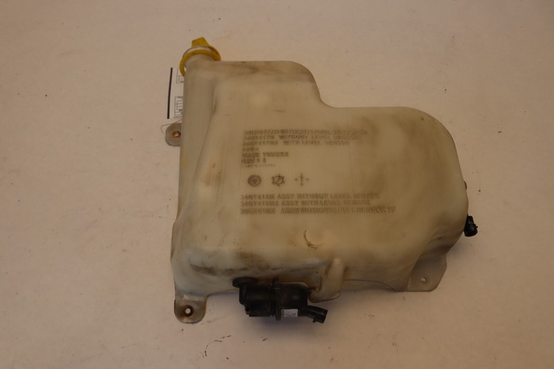2013-2018 MACK CXU613 MP8 FRONT WINDSHIELD WASHER FLUID RESERVOIR TANK OEM