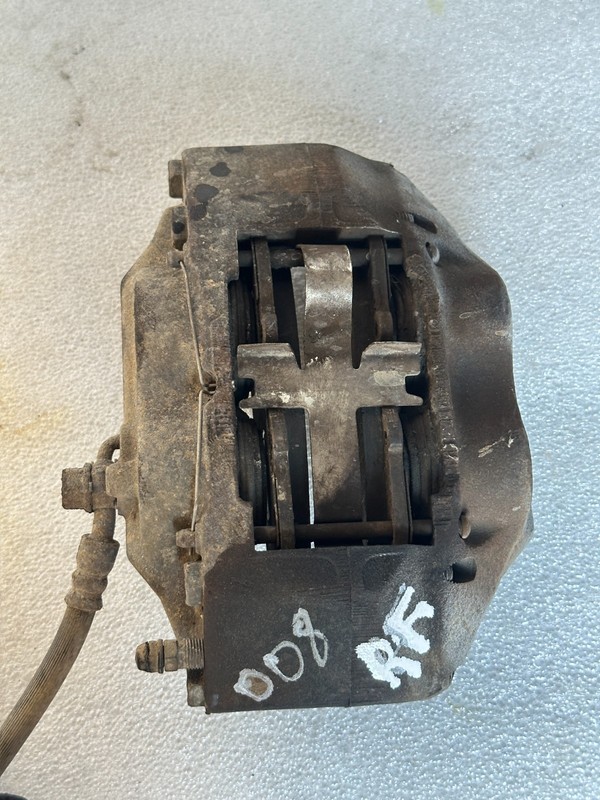 95-04 Toyota TACOMA 4X2Passenger Right Front Brake Caliper Assembly