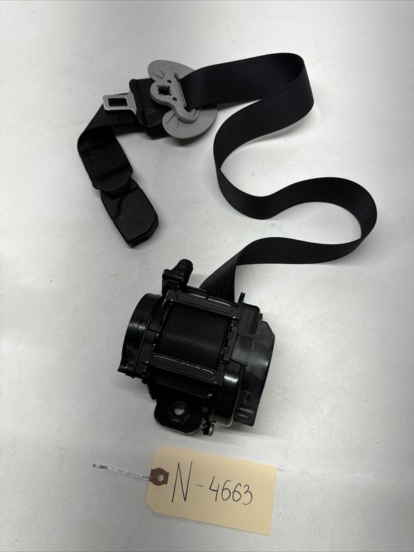 2020-2023 Tesla Model Y Front Right Seat Belt Retractor 1493783-01-B 4663 B15