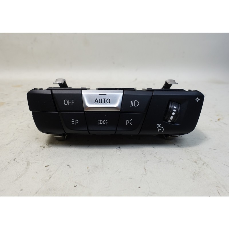 Damaged 19-25 BMW G20 3-Series G22 G8x Headlight Light Control Switch Unit OEM