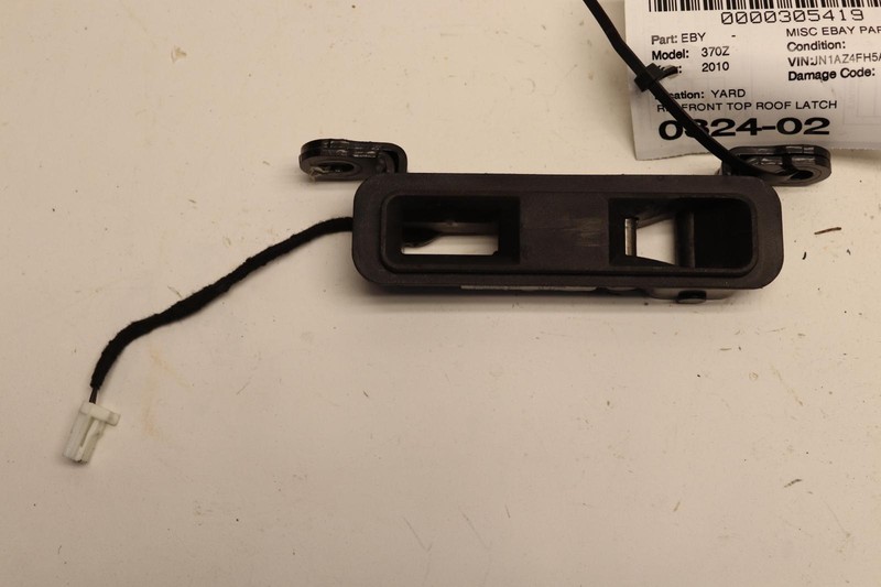 2010-2019 NISSAN 370Z CONVERTIBLE FRONT RIGHT PASSENGER TOP ROOF LATCH OEM
