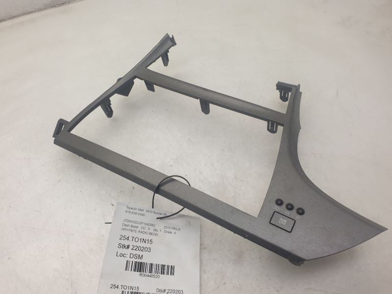 2015 TOYOTA PRIUS 1.8L 4CYL DASH RADIO BEZEL