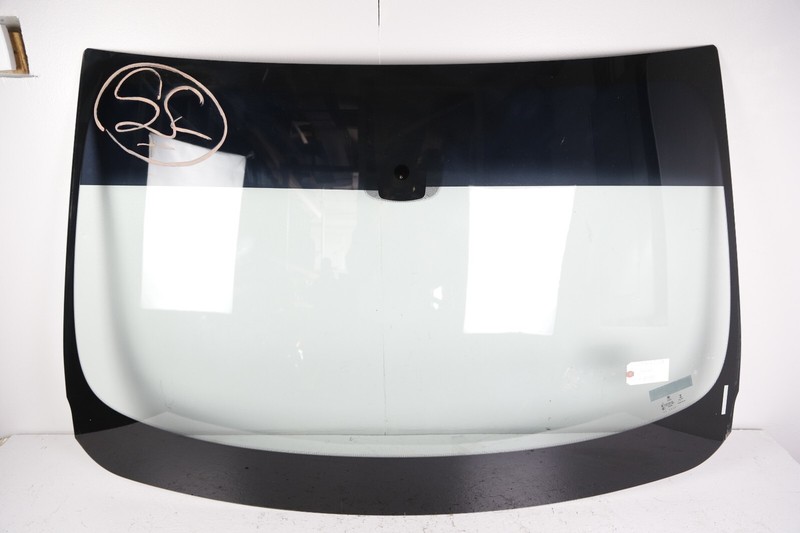 2016-2022 BMW X1 F48 FRONT WINDSHIELD GLASS COVER OEM (LOCAL ONLY)