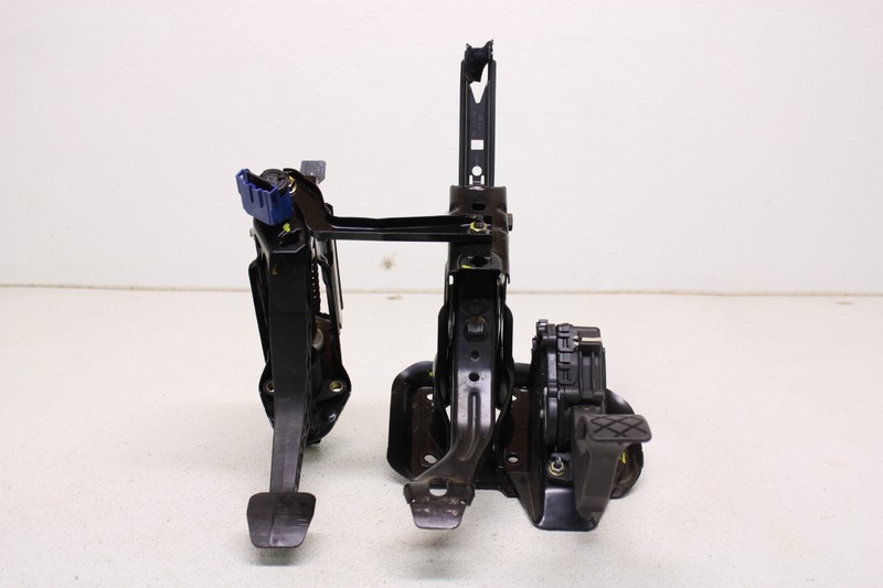 MK1 Audi TT Manual Pedal Box Assembly Brake Clutch Gas Pedals Oem 2000-2006