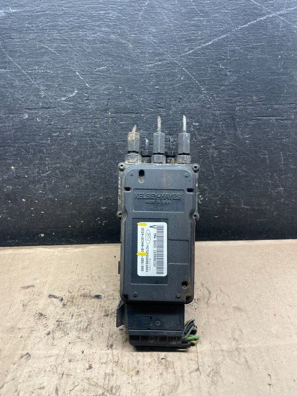 2003 2007 Ford E250 E350 Anti-Lock ABS Antilock Brake Pump s8439 DG