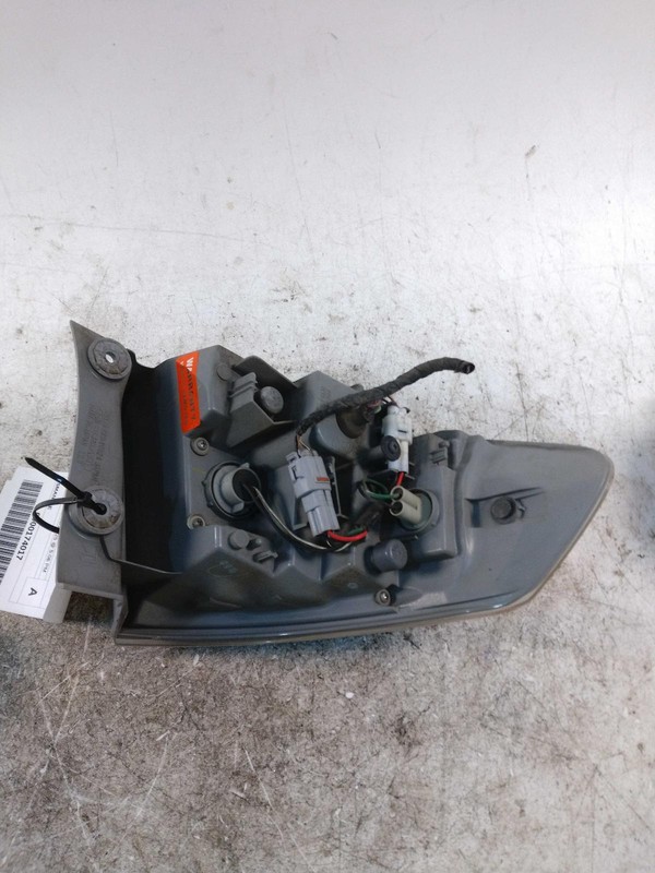 2008 Subaru Impreza Right Tail Light Assembly Silver OEM Used 316511 136K Miles