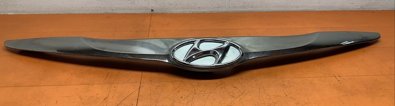 363564R000 | 11 - 15 Hyundai Sonata Hybrid Front HOOD Grille Molding Bar OEM