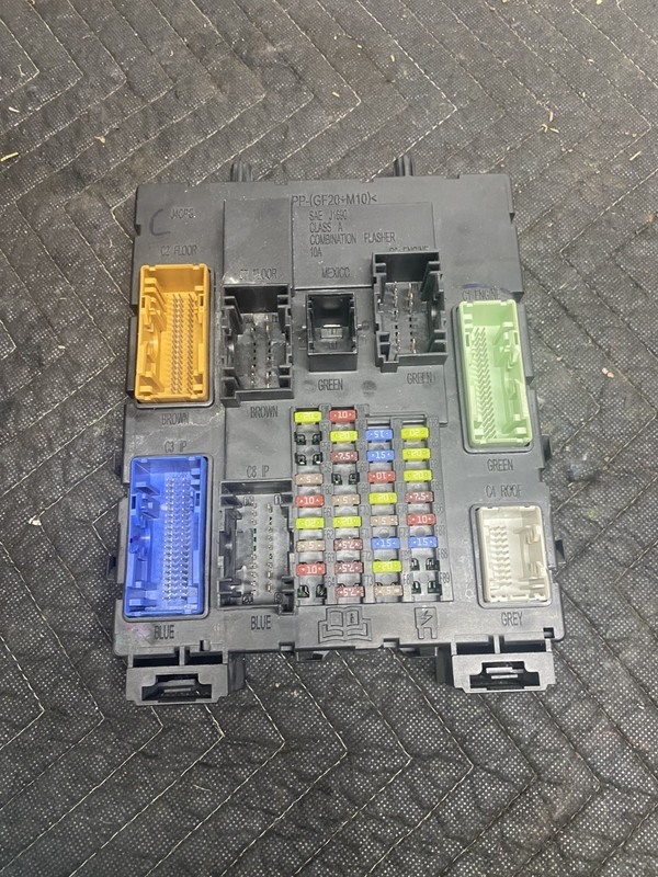 2018 FORD FOCUS BCM BODY CONTROL MODULE OEM GV6T-14A073-CE