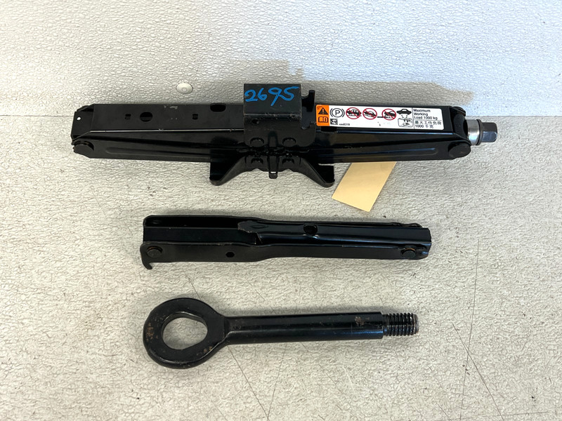 ⭐20-24 BUICK ENCORE GX SPARE TIRE WHEEL JACK & LIFT WRENCH TOOL KIT OEM LOT2695