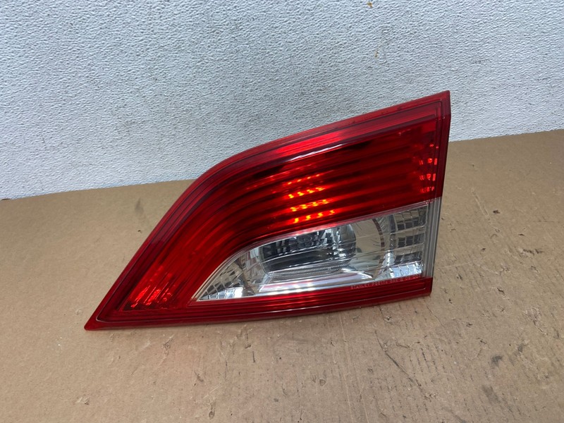 2011 - 2017 Nissan Quest Right Passenger Rh Side Inner Tail Light Oem AD8048 LK